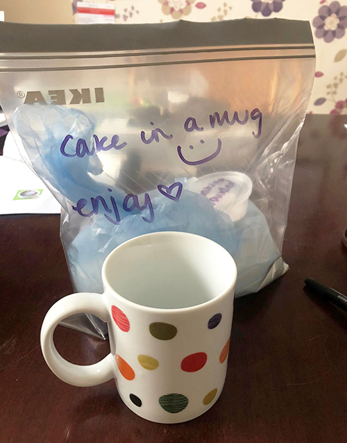 Mug cake mix and mug